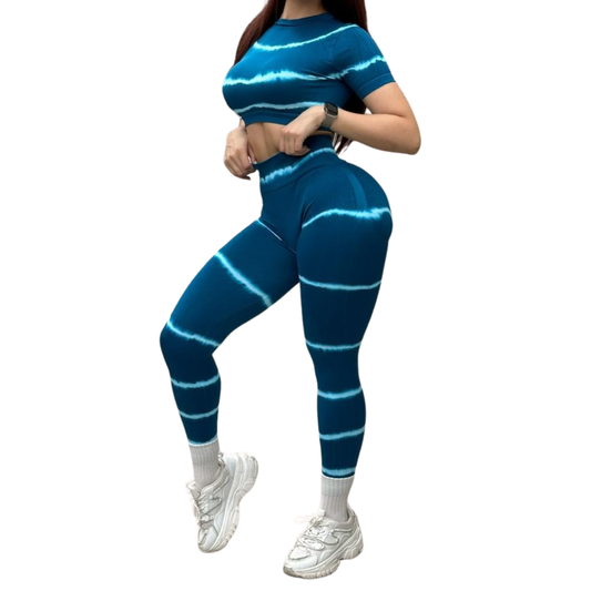 Conjunto Deportivo para Mujer Fitness: Top Manga Corta, Efecto Push Up, Textil Tejido, Transpirable con Relieve de Lineas, Color Azul Aqua | Adriana Olimpo