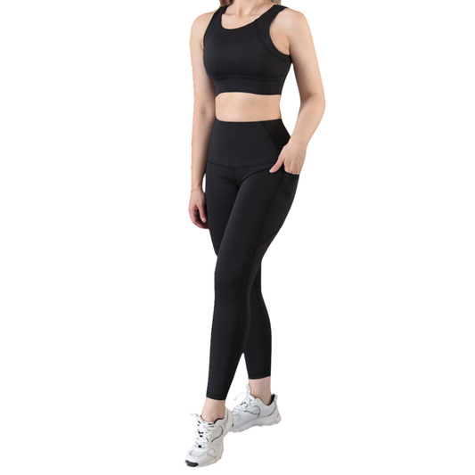 Conjunto Deportivos para Mujer Fitness: Top Con Copas, Efecto Básico, Cintura Alta,  Con Bolsillos Laterales, Textil Lycra Transpirable, Acabado Liso, Color Negro | Adriana Olimpo