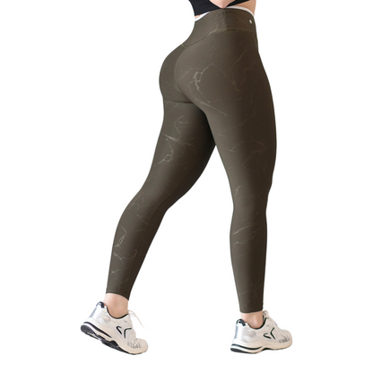 Leggings Deportivos para Mujer Fitness:  Efecto Básico, Cintura Alta, Textil Lycra Transpirable con Relieves de Rayos, Color Verde Army | Adriana Olimpo