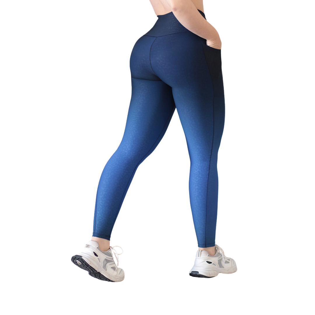 Leggings Deportivos para Mujer Fitness: Efecto Básico, Cintura Alta, Con Bolsillos Laterales, Textil Lycra Transpirable con Relieve de Leopardo, Color Azul Real Degradado | Adriana Olimpo