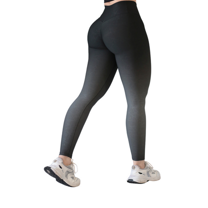 Leggings Deportivos para Mujer Fitness:  Efecto Push Up, Cintura Alta, Textil Lycra Transpirable con Relieves de Rayos, Color Gris Degradado | Adriana Olimpo