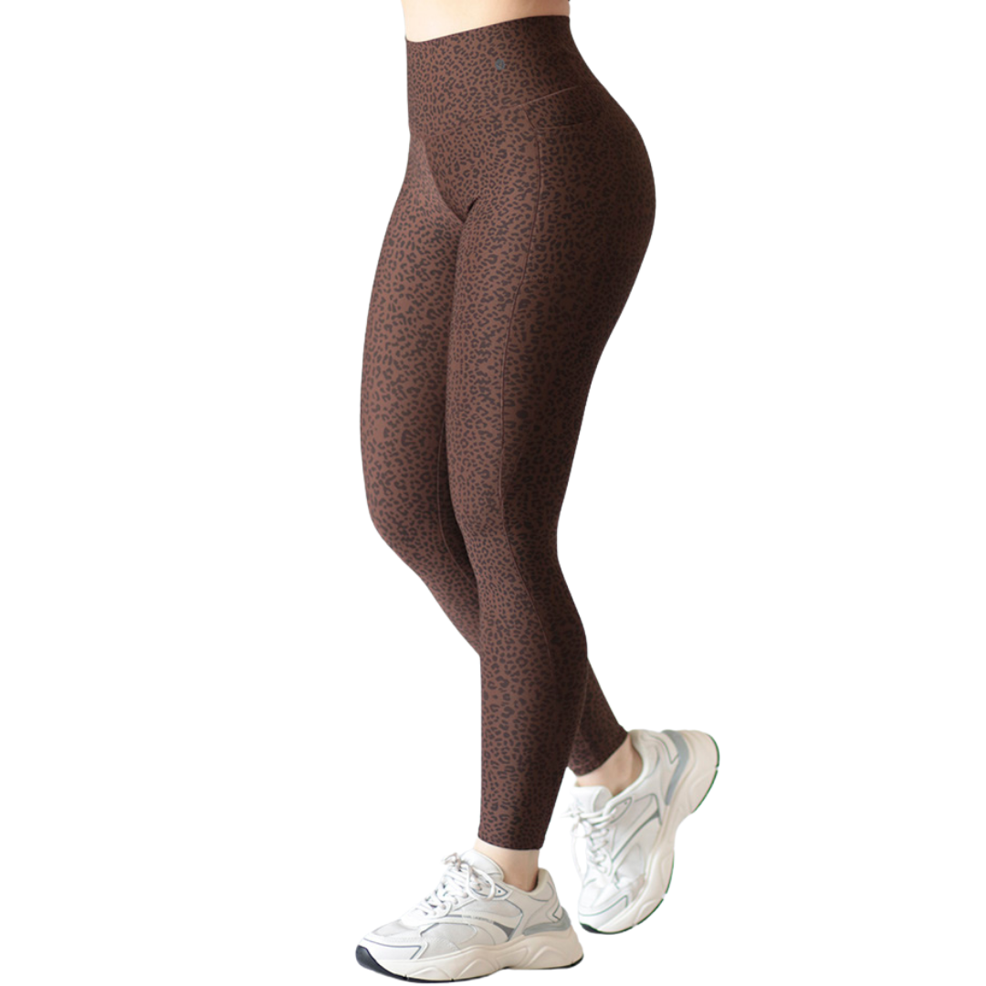 Leggings Deportivos para Mujer Fitness: Efecto Básico, Cintura Alta, Con Bolsillos Laterales, Textil Lycra Transpirable con Acabado Liso Leopardo, Chocolate | Adriana Olimpo