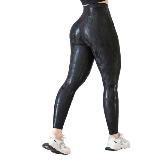 Leggings Deportivos para Mujer Fitness:  Efecto Push Up, Cintura Alta, Textil Lycra Transpirable con Destellos Reflectantes✨ Camuflash, Color Negro | Adriana Olimpo