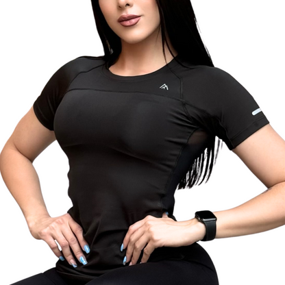 Blusa de Compresión para Mujer Fitness: Manga Corta, Corte Ceñido, Cuello Redondo, Textil Llycra Suave Acabado Liso, Color Negro| Adriana Olimpo