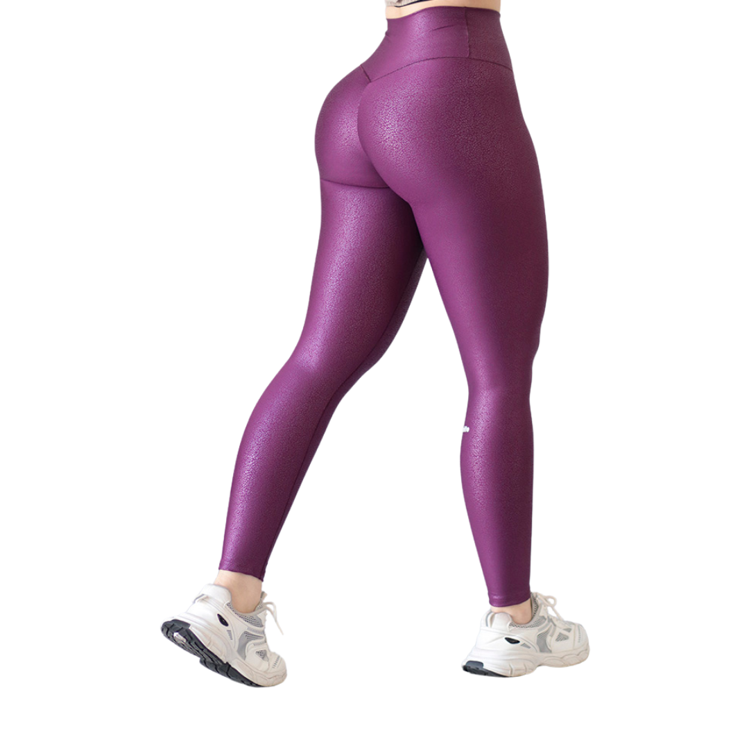 Leggings Deportivos para Mujer Fitness:  Efecto Push Up, Cintura Alta, Textil Lycra Transpirable con Destellos Reflectantes✨ y Relieves Mini Ball, Color Morado | Adriana Olimpo