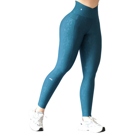 Leggings Deportivos para Mujer Fitness: Efecto Básico, Cintura Alta, Con Bolsillos Laterales, Textil Lycra Transpirable con Relieve Pixel, Color Azul Oceano | Adriana Olimpo