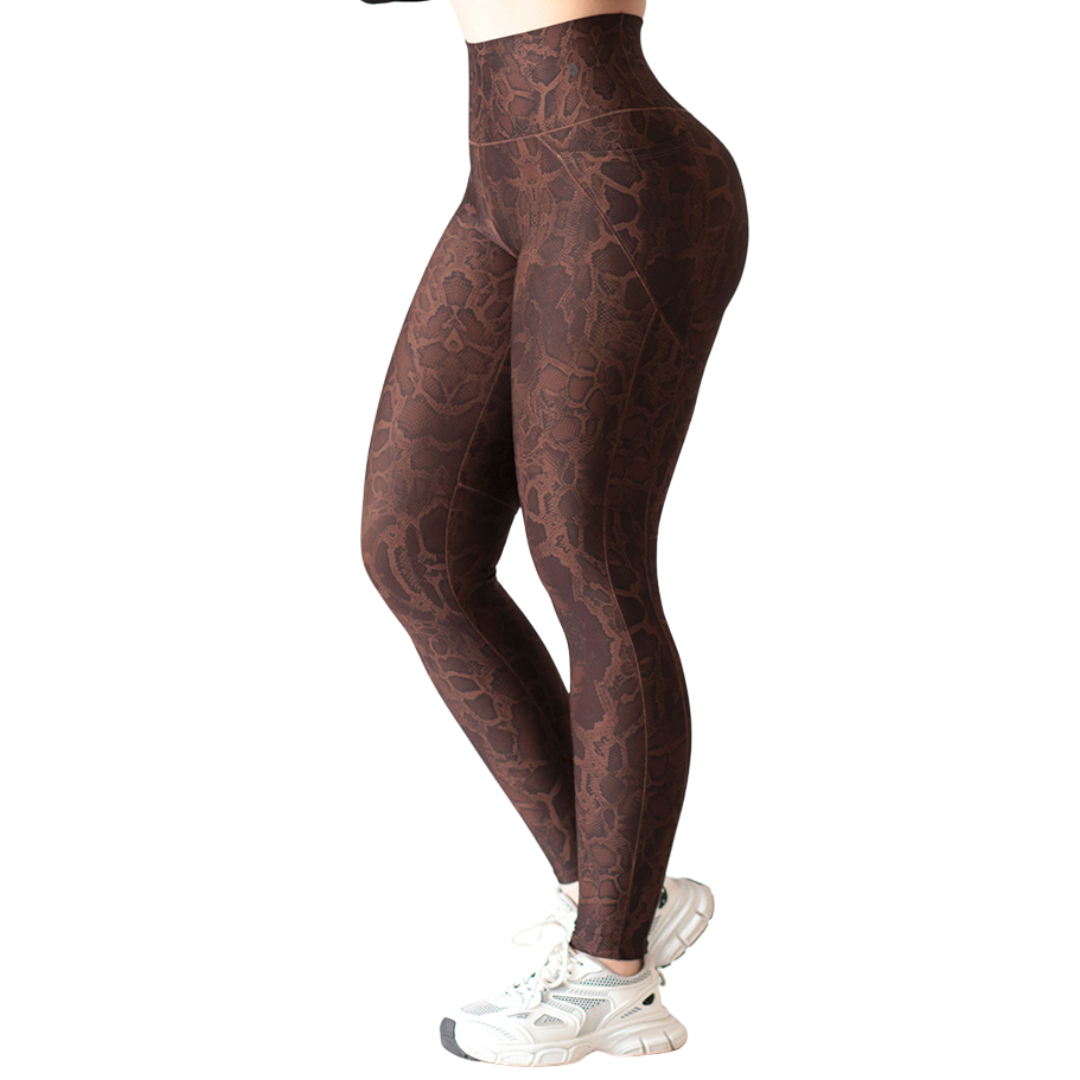 Leggings Deportivos para Mujer Fitness: Efecto Básico, Cintura Alta, Con Bolsillos Laterales, Textil Lycra Transpirable con Acabado Liso Snake, Color Marron | Adriana Olimpo