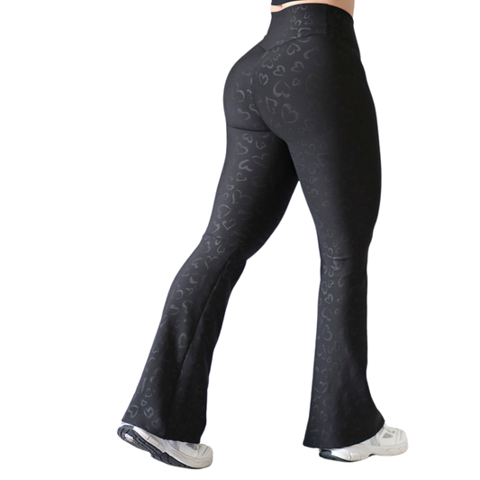 Leggings Deportivos para Mujer Fitness: Efecto Push Up, Cintura Alta, Textil Lycra Transpirable Texturizado con Relieves de Corazones, Color Negro | Adriana Olimpo