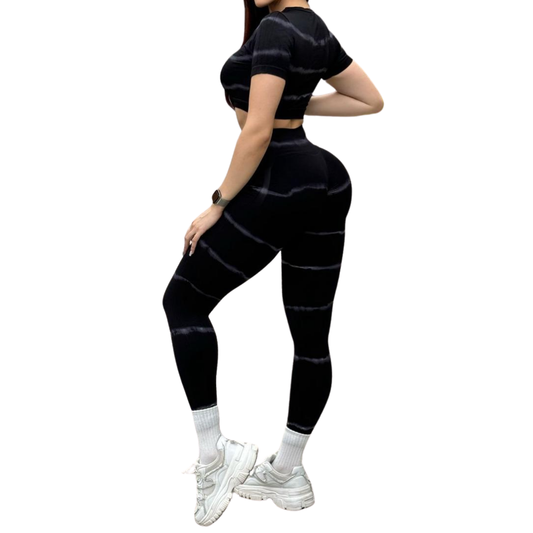 Conjunto Deportivo para Mujer Fitness: Top Manga Corta, Efecto Push Up, Textil Tejido, Transpirable con Relieve de Lineas, Color Negro | Adriana Olimpo