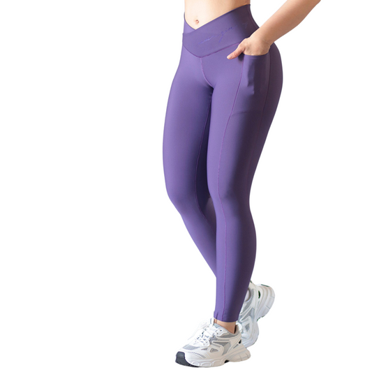 Leggings Deportivos para Mujer Fitness: Efecto Básico, Cintura Alta, Con Bolsillos Laterales, Textil Lycra Transpirable con Acabado Liso, Color Uva | Adriana Olimpo